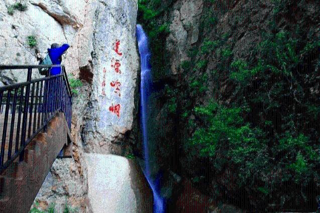笑脸球的冒险之旅